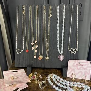 WHOLESALE JEWELRY 50 piece LOT NECKLACE, EARRINGS & more All New!!!!!! Random